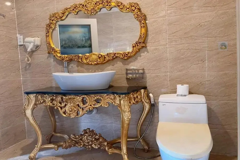 Foto - CROWNE MEOW BÙI VIỆN HOTEl 2