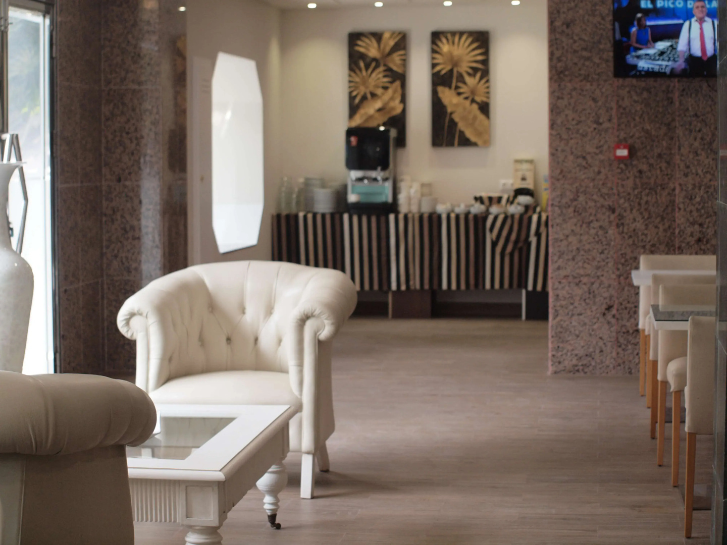 Photo - Hotel Embajador
