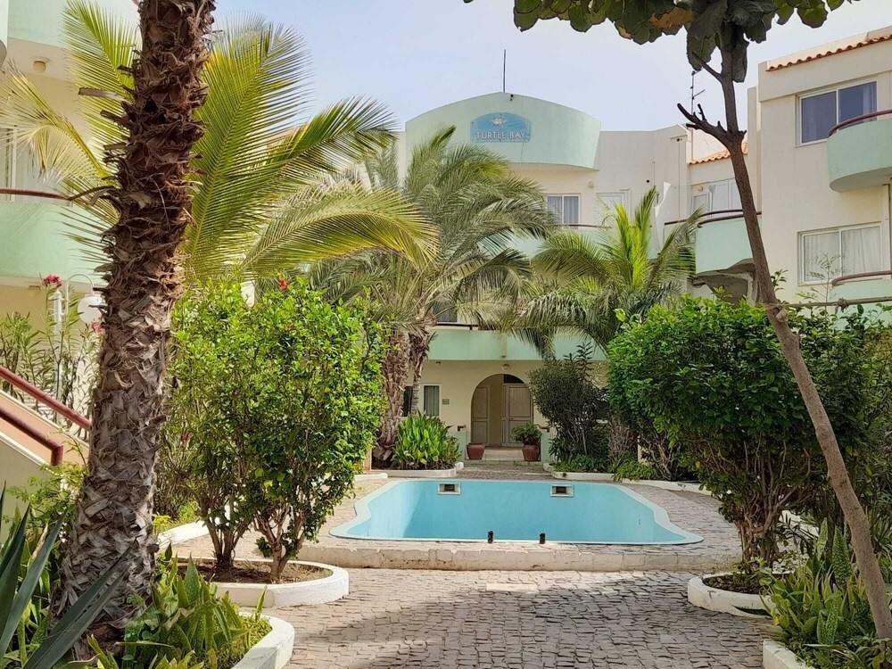 Impeccable 2-bed Apartment Located in Santa Maria