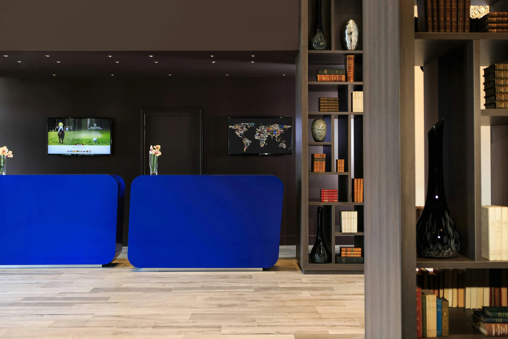 Photo - Renaissance Paris Hippodrome De St. Cloud Hotel