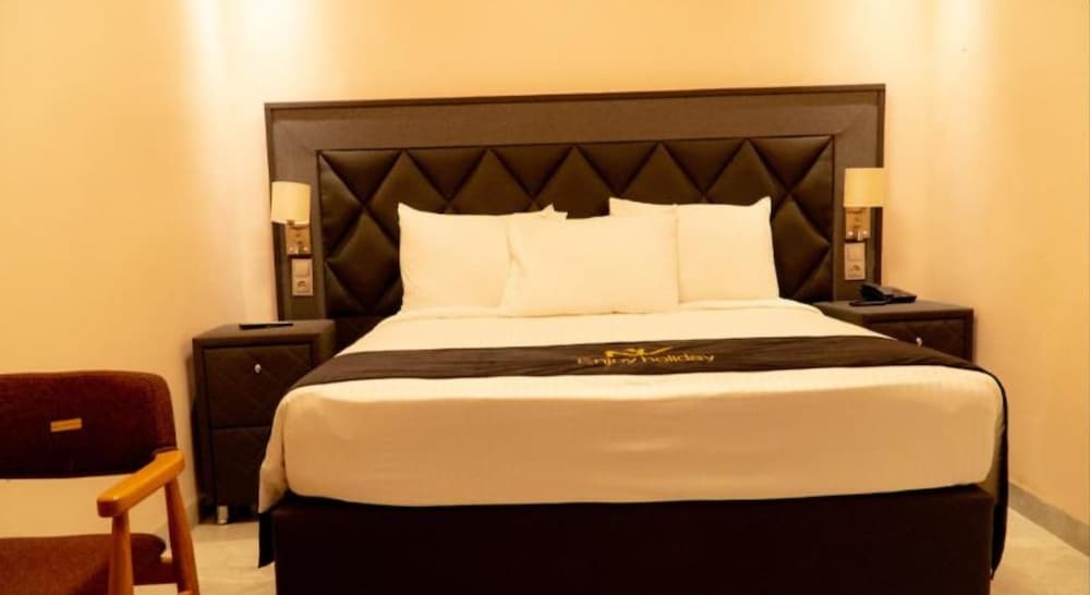 Home Free Hotel