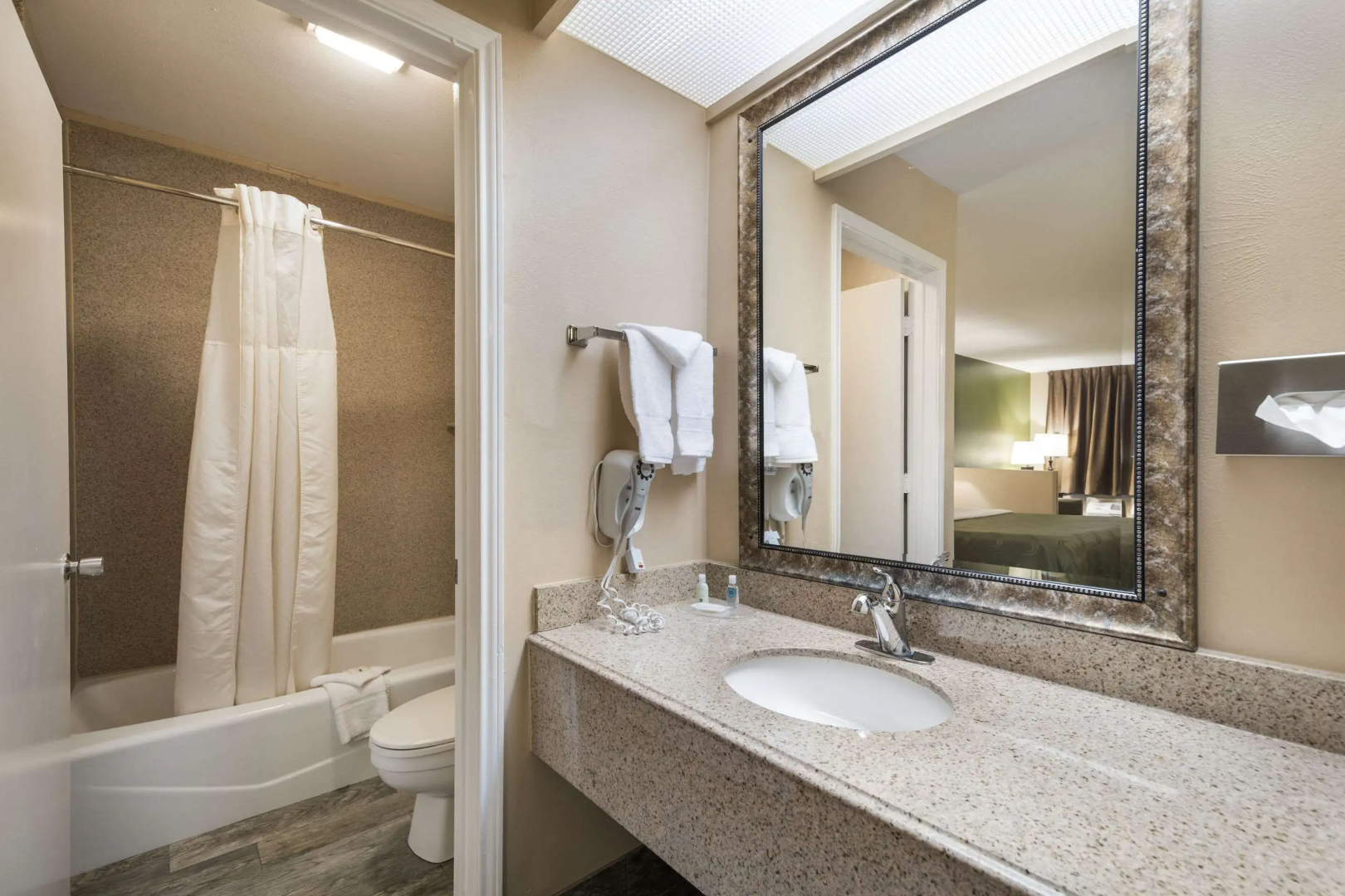 Photo - Quality Inn & Suites Garland - East Dallas