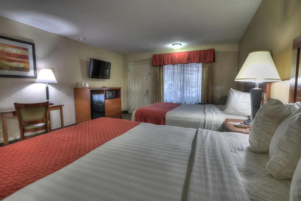 Foto - Crossroads Inn & Suites