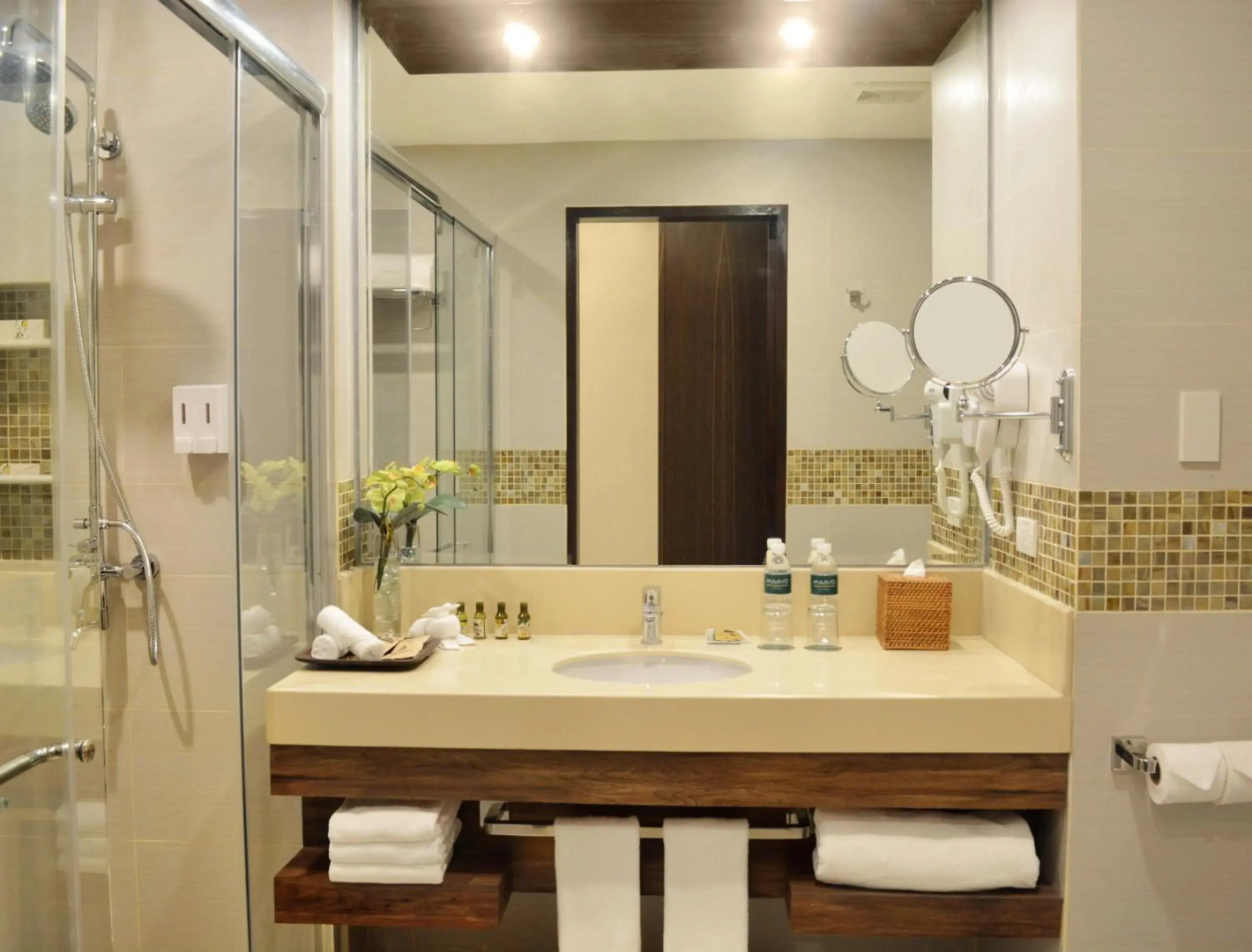 Foto - Sarrosa International Hotel and Residential Suites