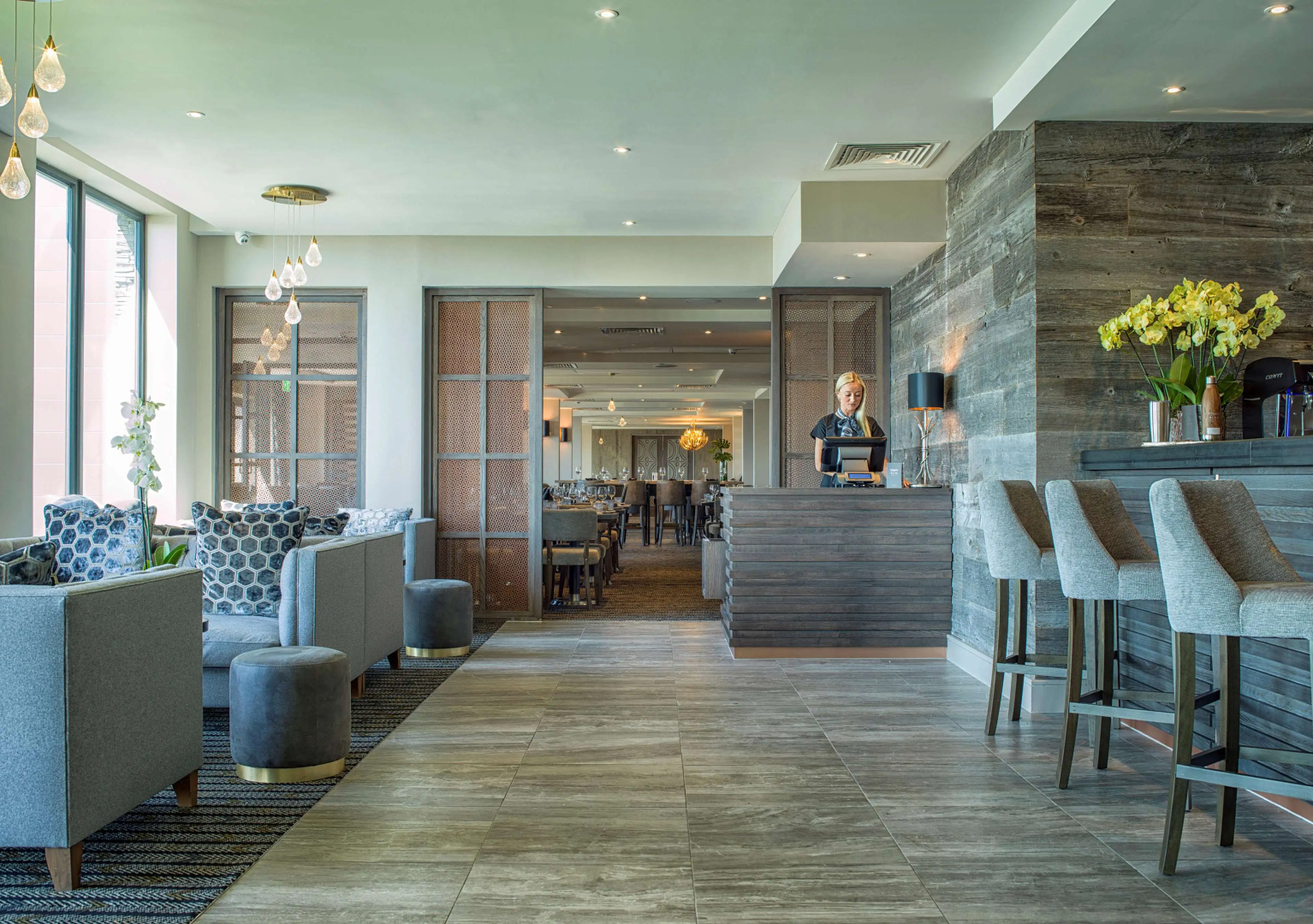 Photo - Boulevard Hotel
