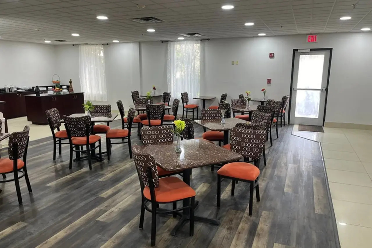 Photo - Sonesta Essential Savannah