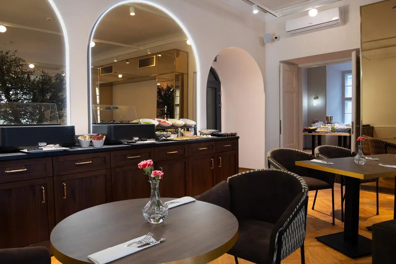 Photo - Palladian Hotel