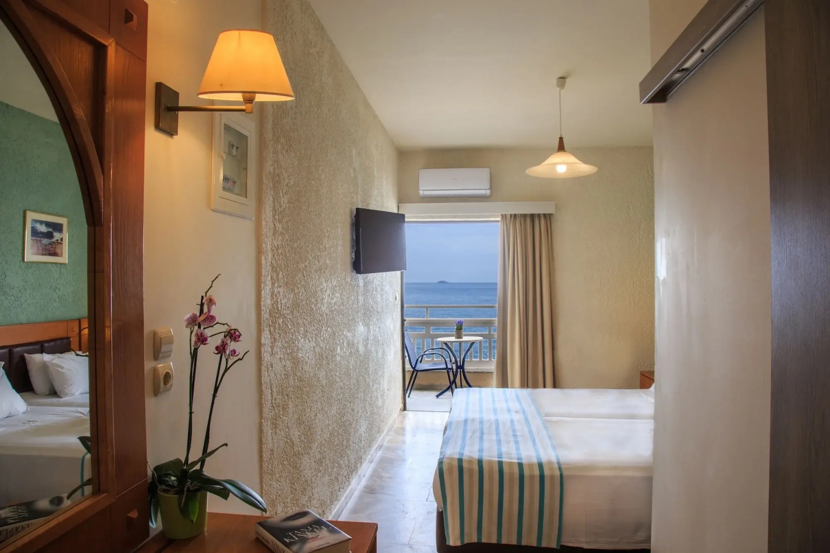 Photo - Sunset Beach Hotel