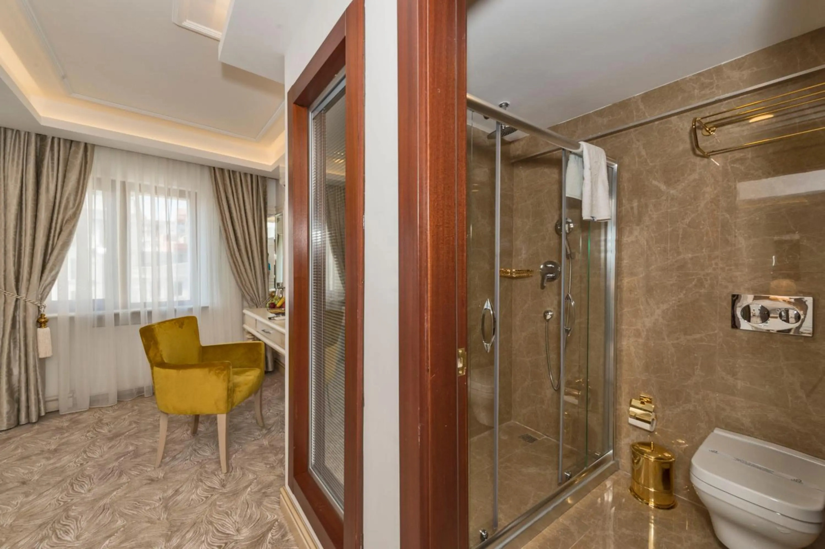 Photo - Escardin Hotel