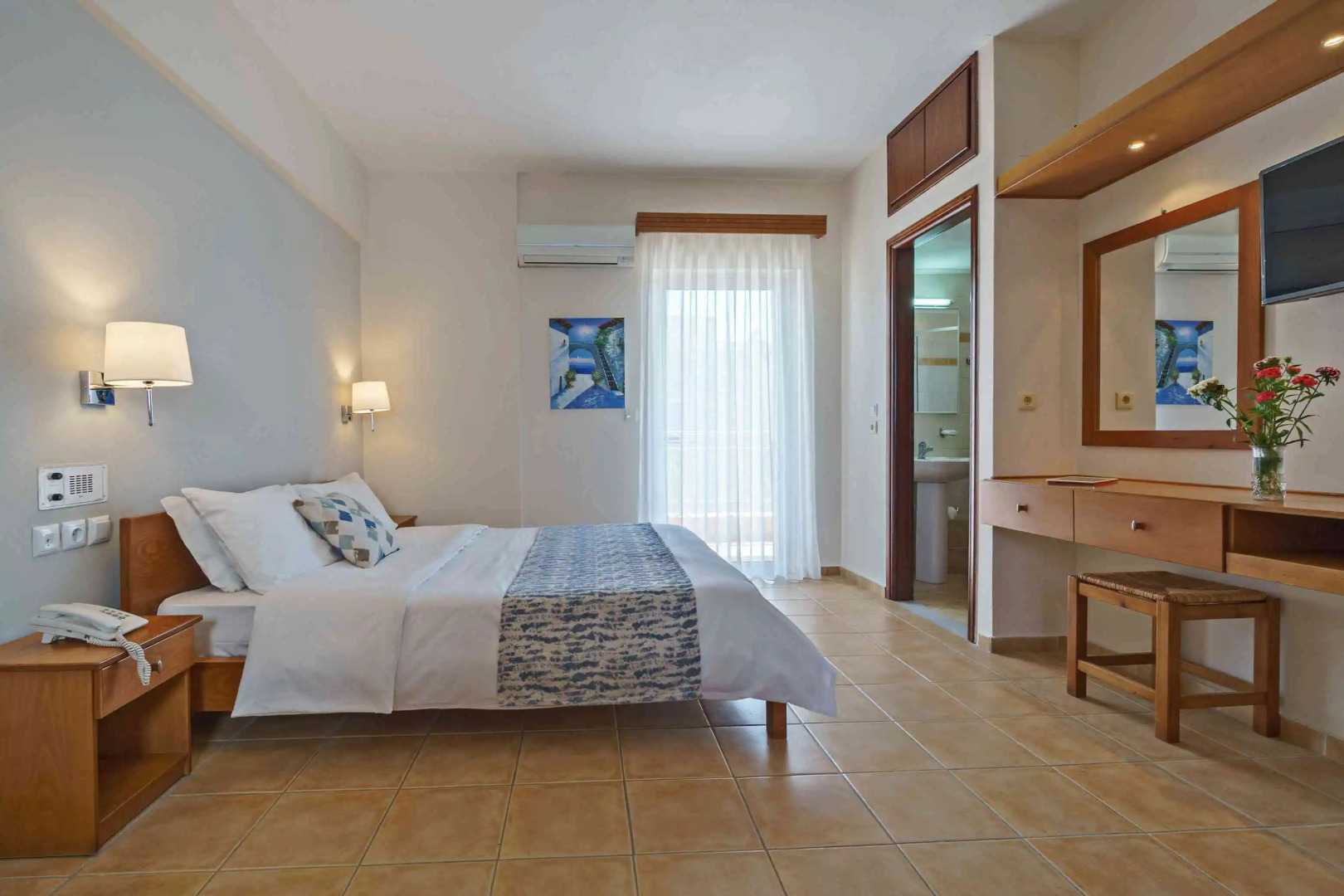 Photo - Batis Aero Beachfront Wellbeing Hotel