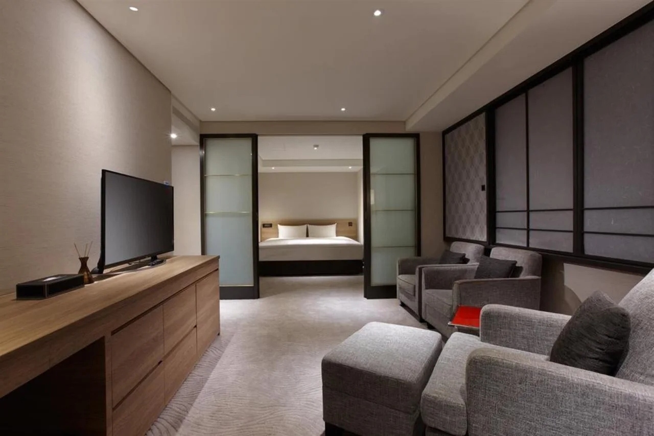 Photo - Royal Inn Taipei Nanxi - MRT Zhongshan Station