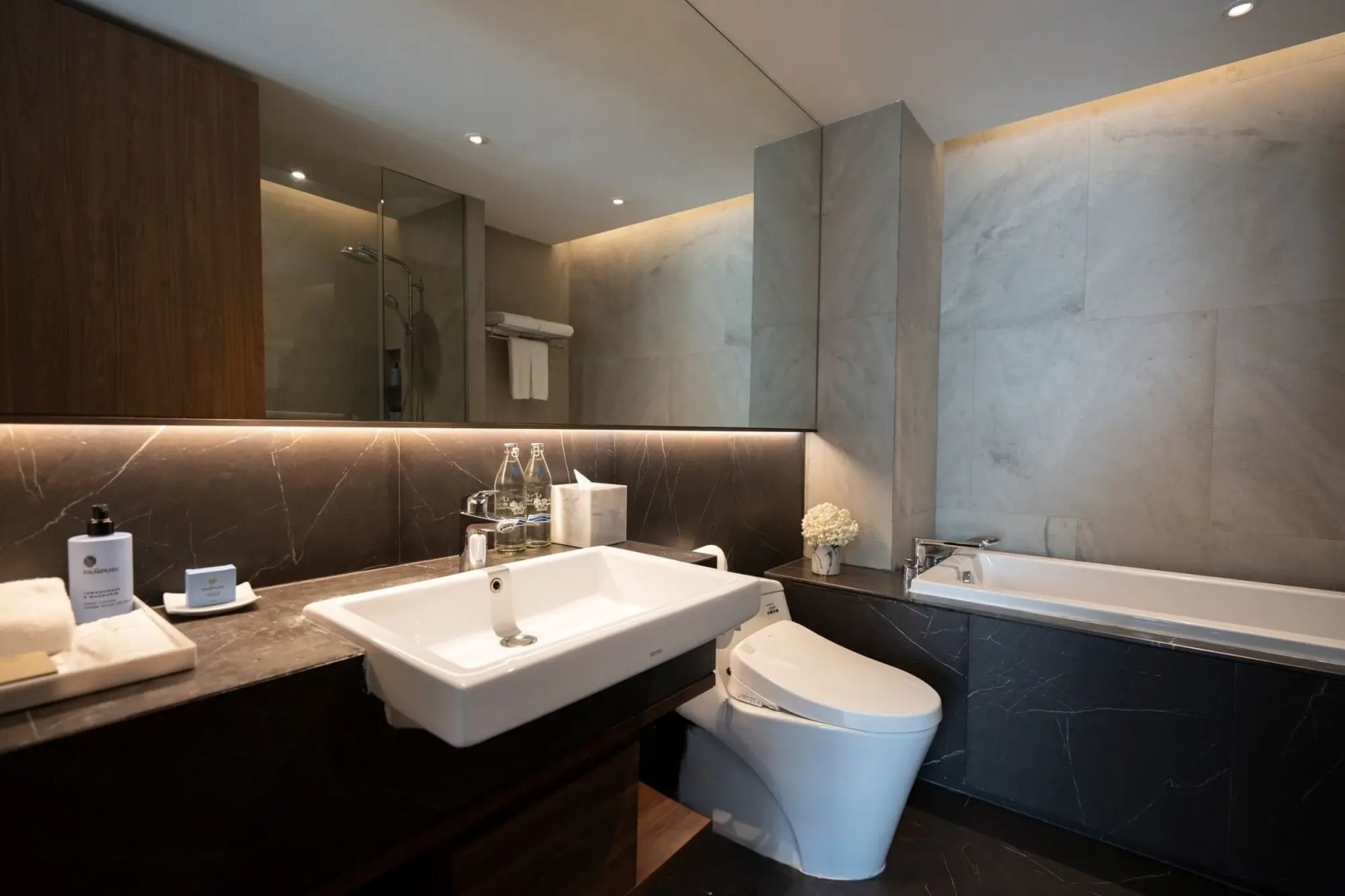 Photo - Walton Suites Sukhumvit