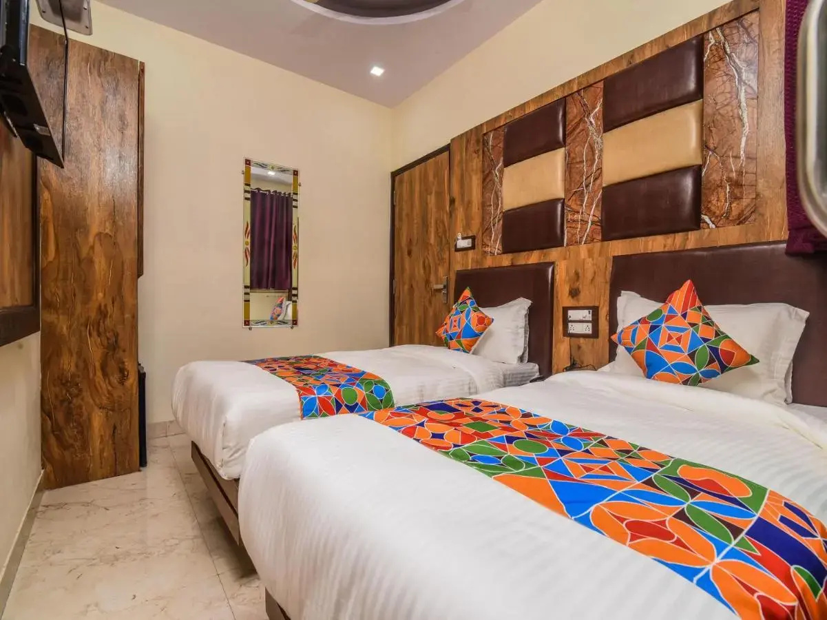 Photo - Hotel Dollar Inn