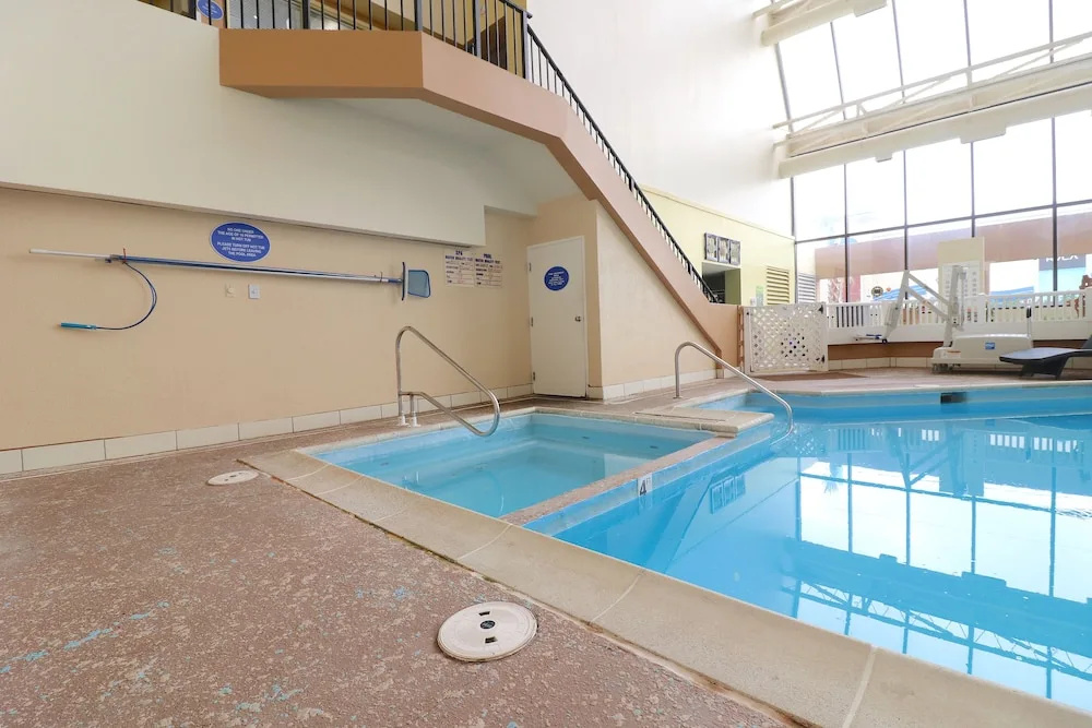 Photo - The Atrium Resort, Virginia Beach by Vacatia