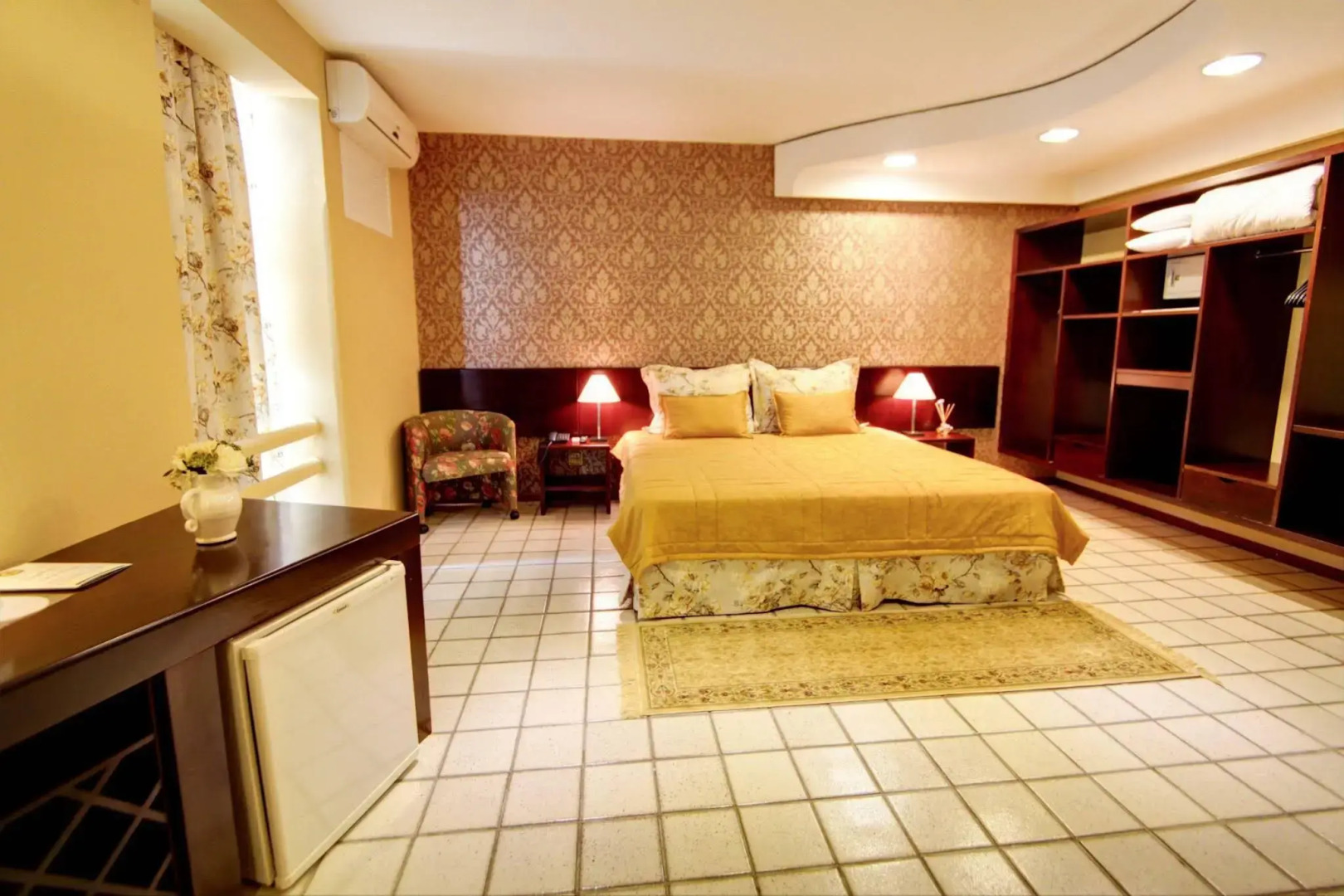 Photo - Falls Galli Hotel