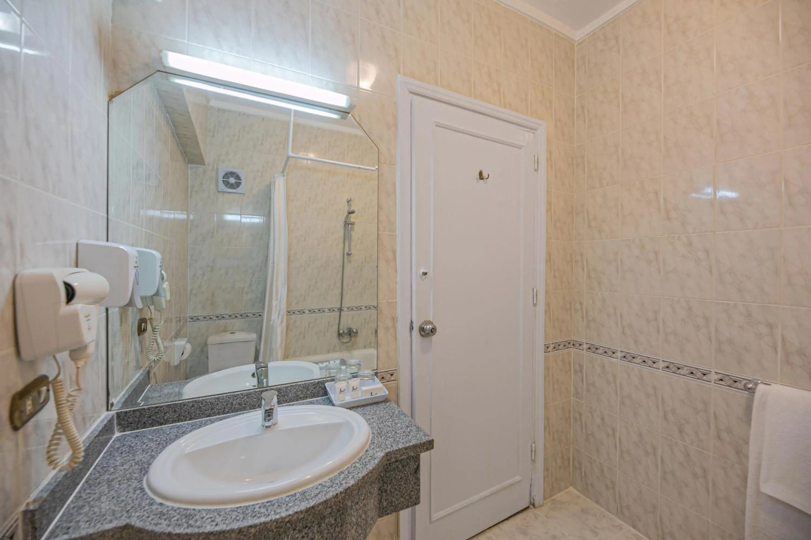 Photo - Marlin Inn Azur Resort