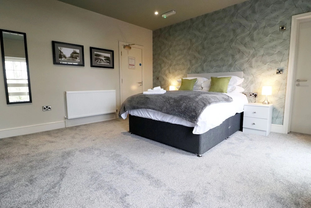 Photo - The Bridge Hotel