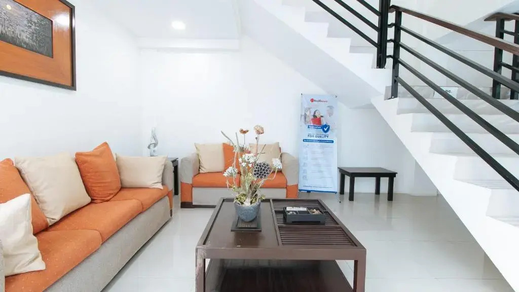 Photo - RedDoorz Plus at Evangelista Street Makati