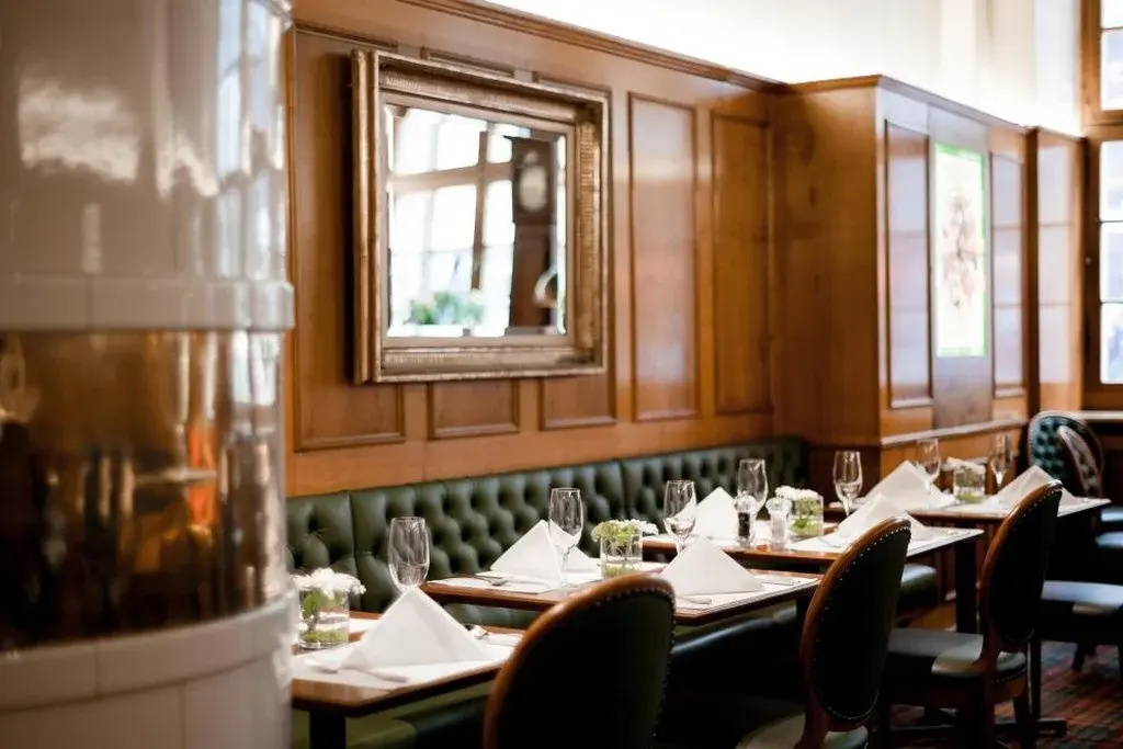 Photo - Royal Hotel
