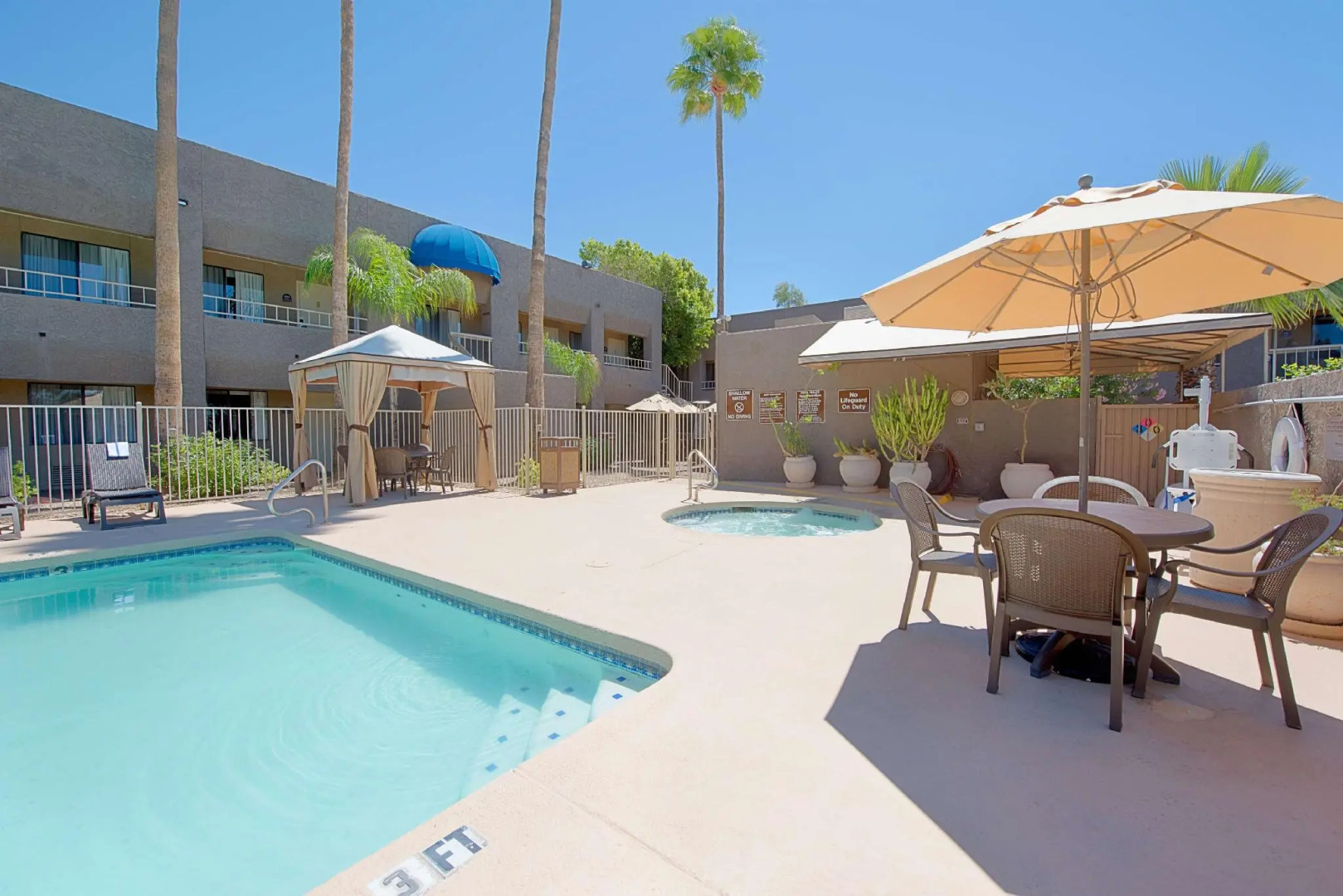 Foto - SureStay InnSuites Phoenix Hotel & Suites by Best Western