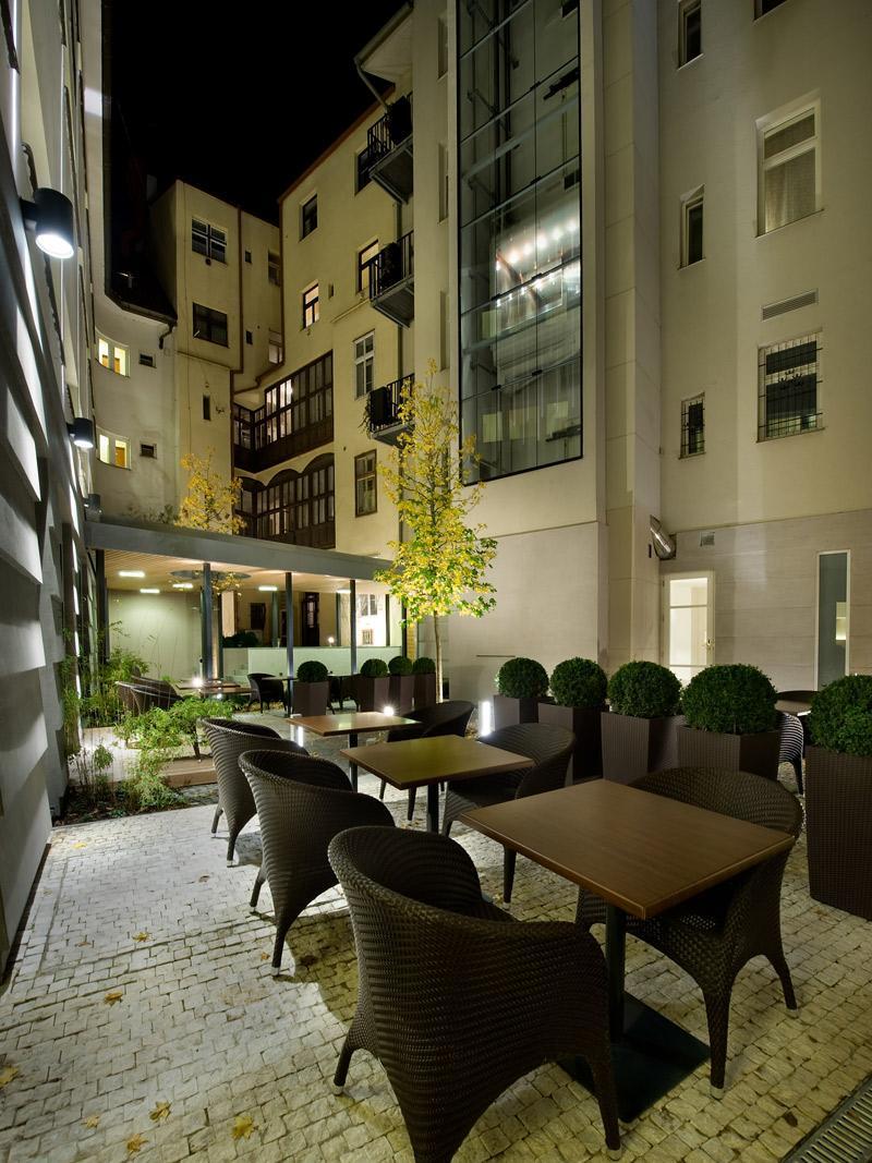 Photo - Three Crowns Hotel