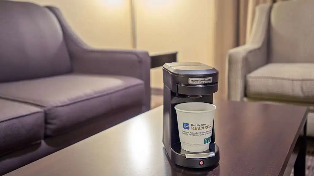 Photo - Best Western Pasadena Royale Inn & Suites