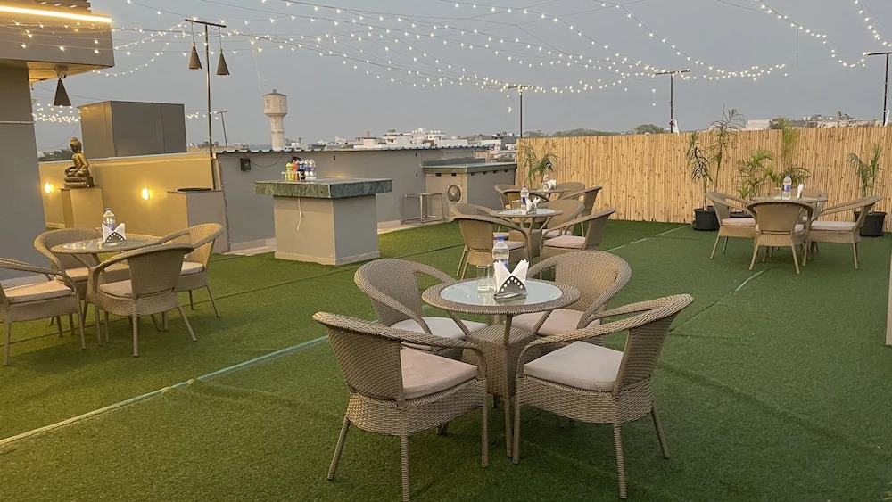 Photo - Saltstayz Premier - Cyber Hub