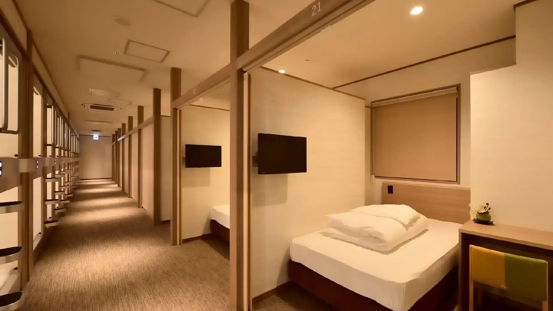 Foto - Cabin & Capsule Hotel J-SHIP Osaka Namba