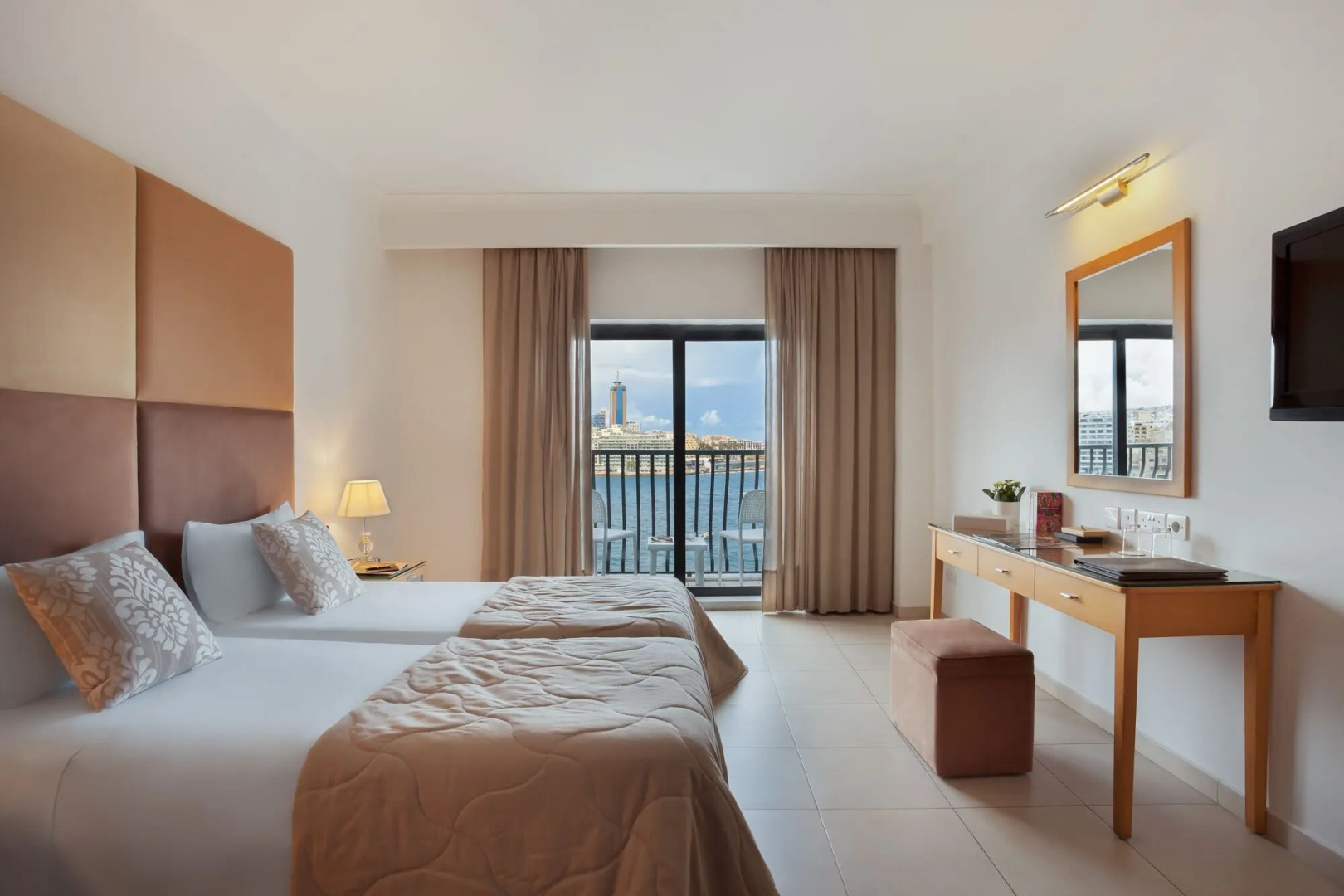 Foto - Plaza Regency Hotels