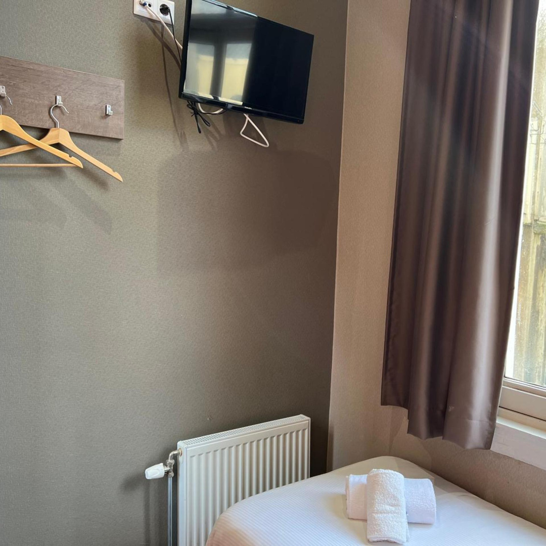 Photo - Blossoms City Hotel