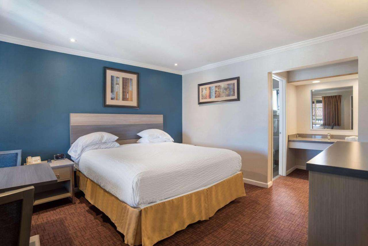 Photo - SureStay Hotel by Best Western San Rafael