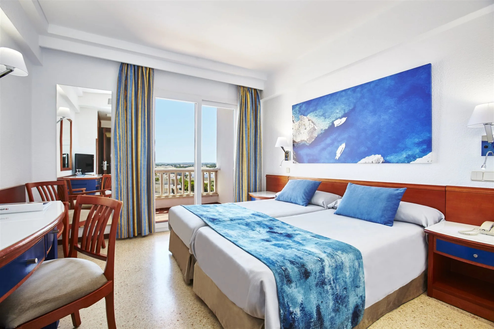 Photo - Universal Hotel Romantica