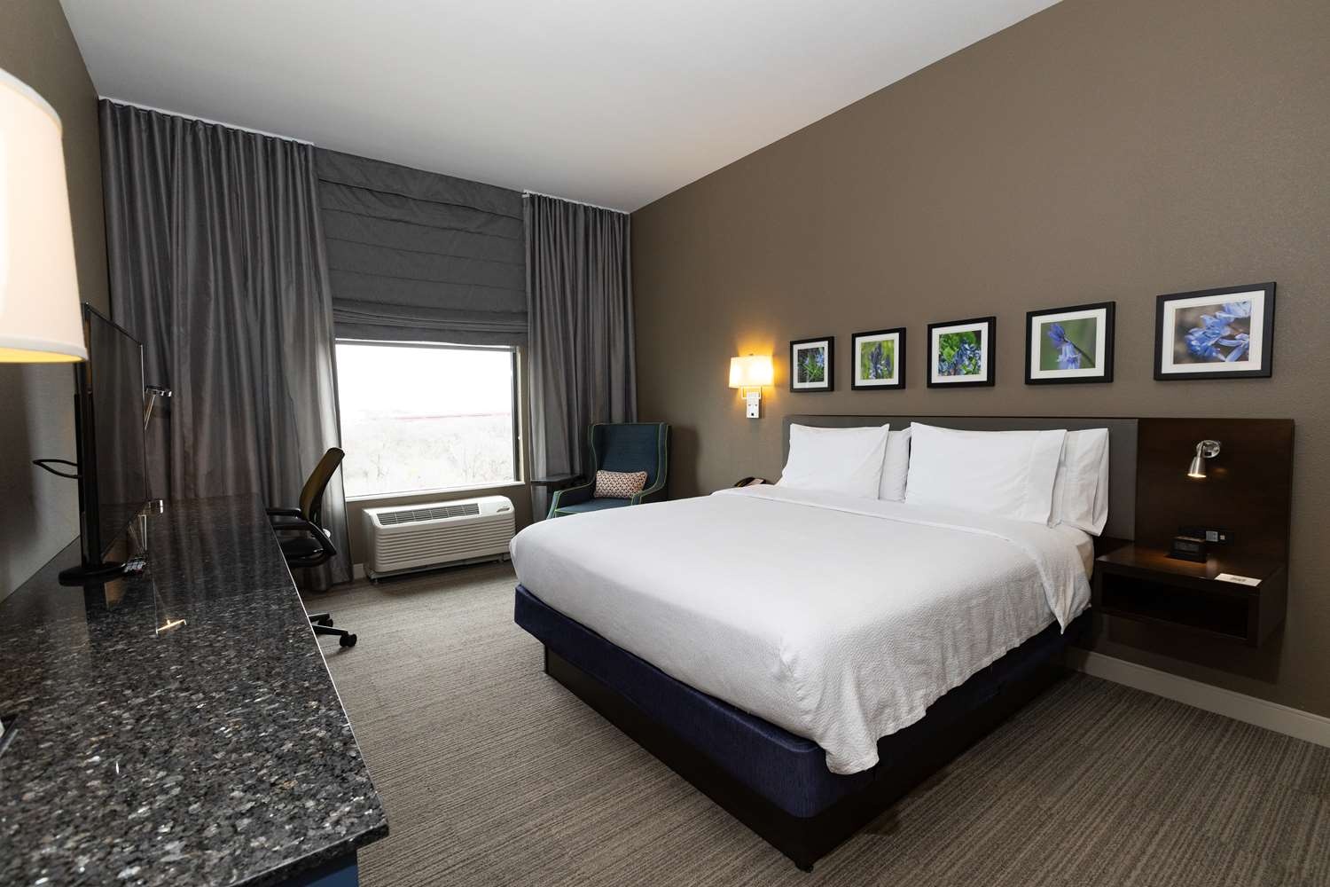 Photo - Hilton Garden Inn Austin Airport