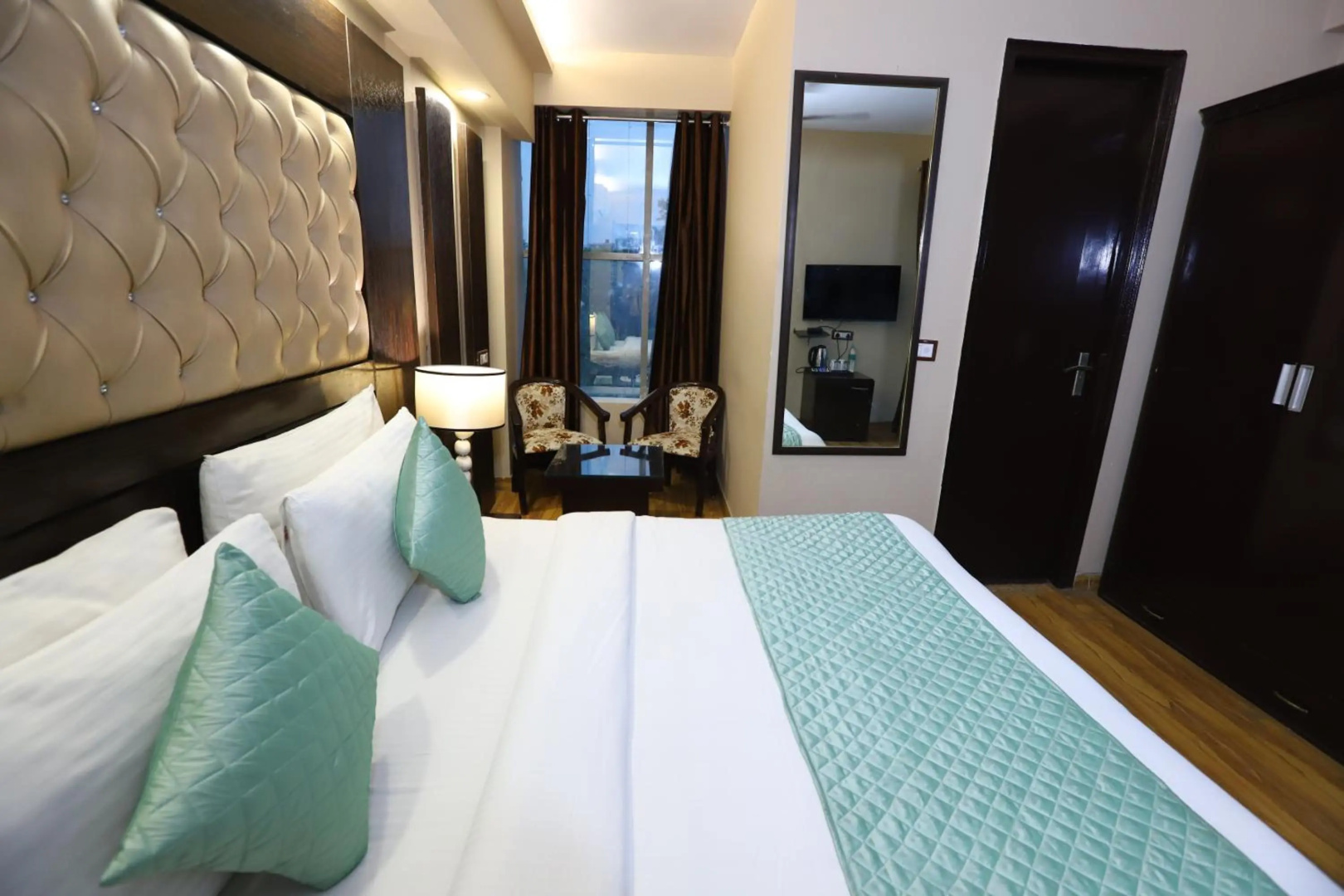 Foto - Hotel Palm Grand Naraina New Delhi - Couple Friendly Local IDs Accepted