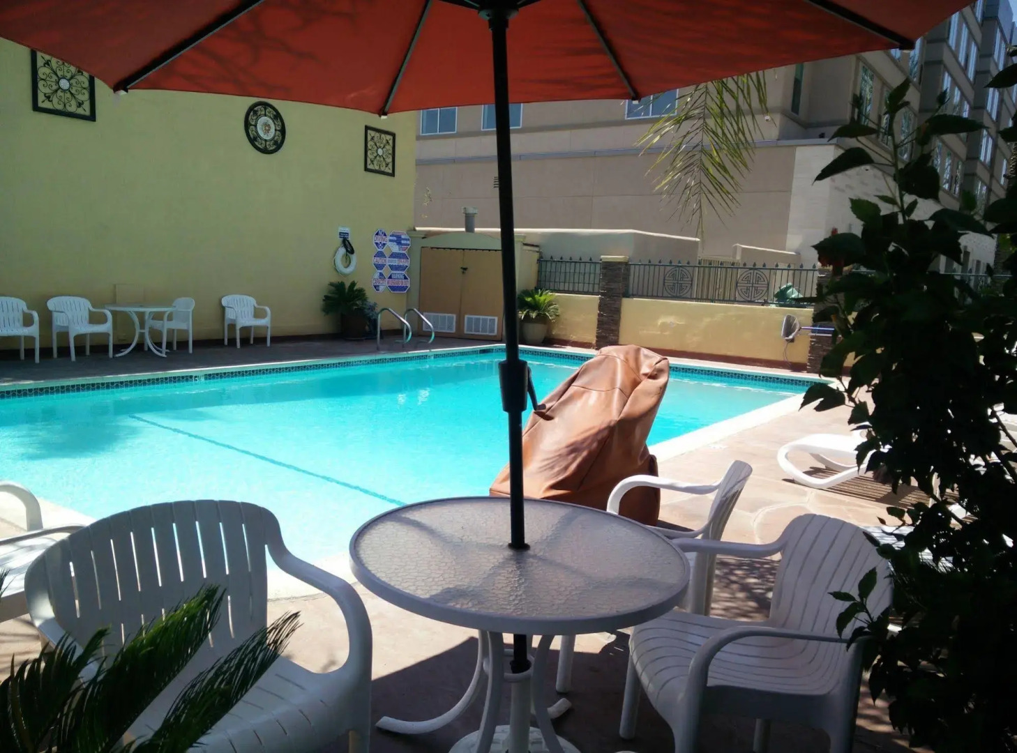 Photo - Anaheim Islander Inn and suites near Park and Convention center