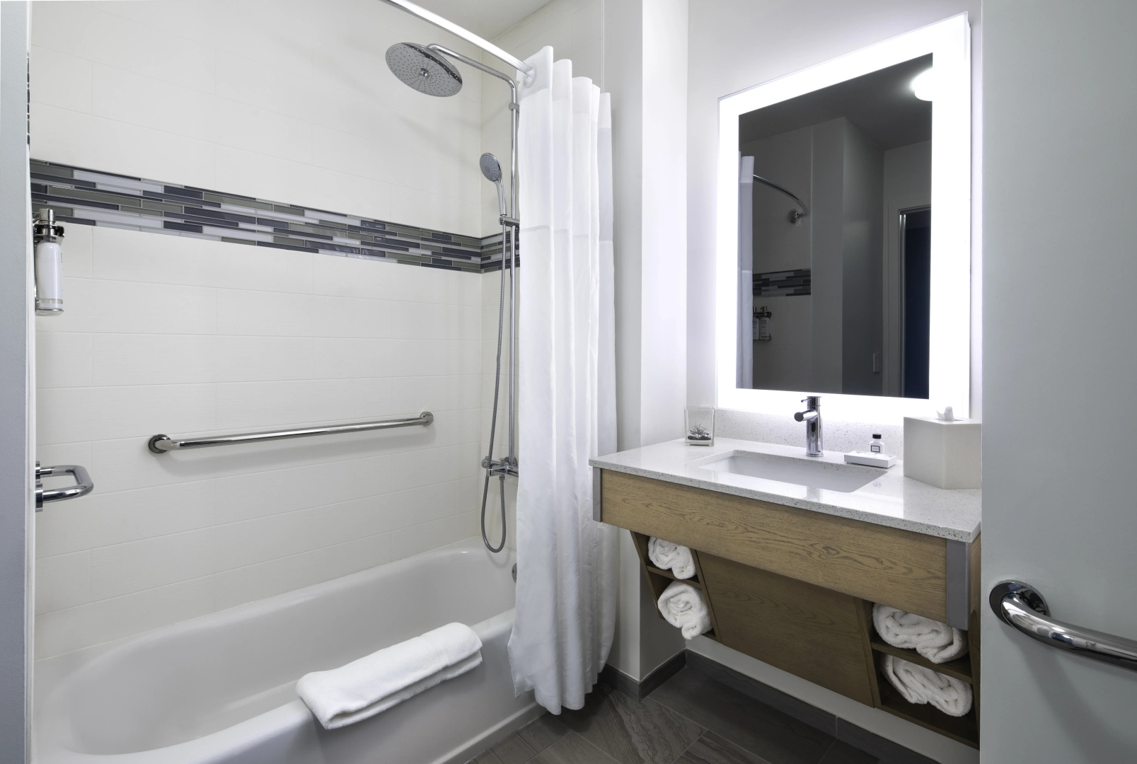 Photo - EVEN Hotel Miami - Airport by IHG