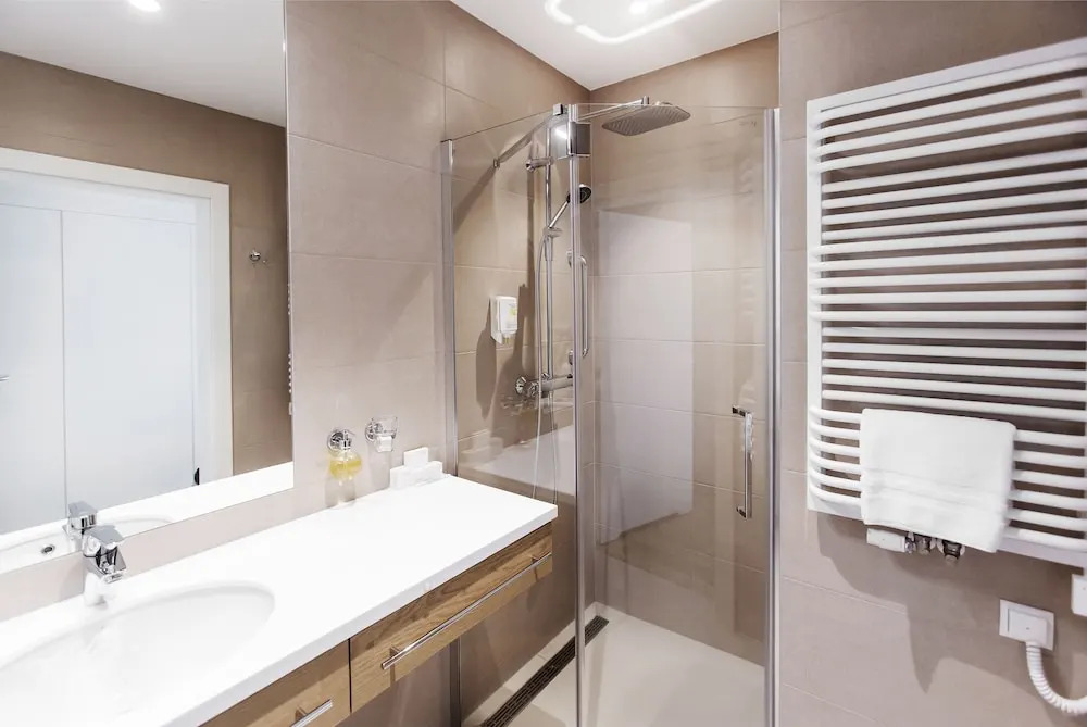 Photo - Hotel Platan