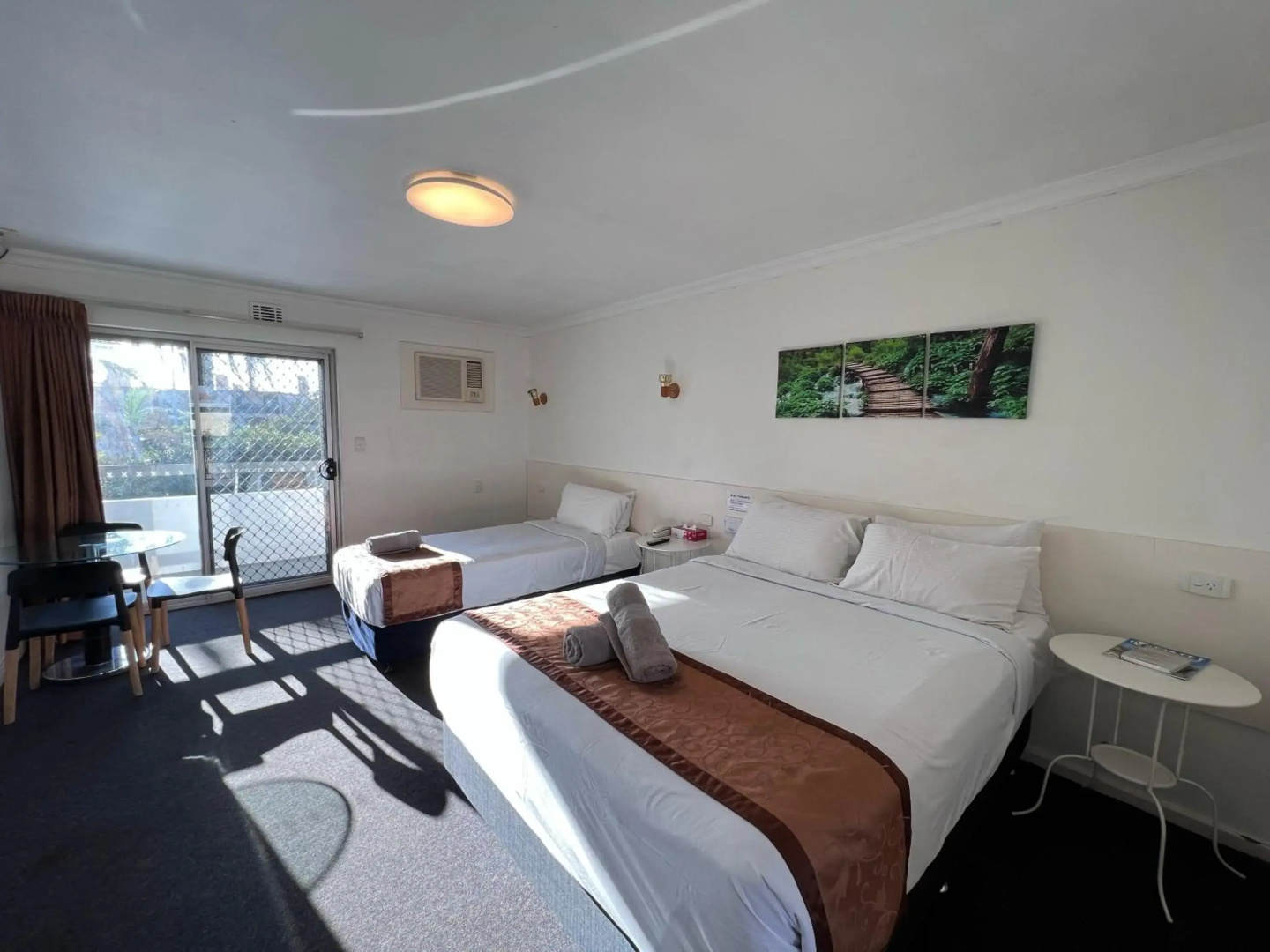Photo - Econo Lodge Rivervale