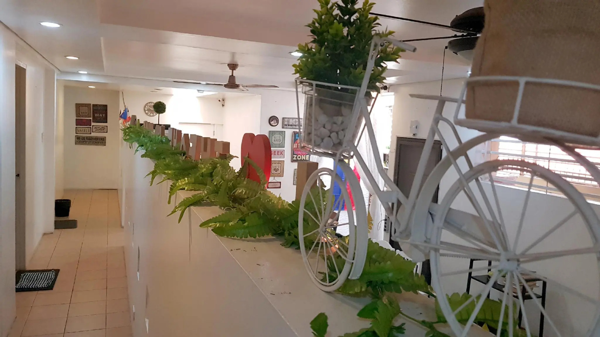 Photo - Crossroads Hostel Manila