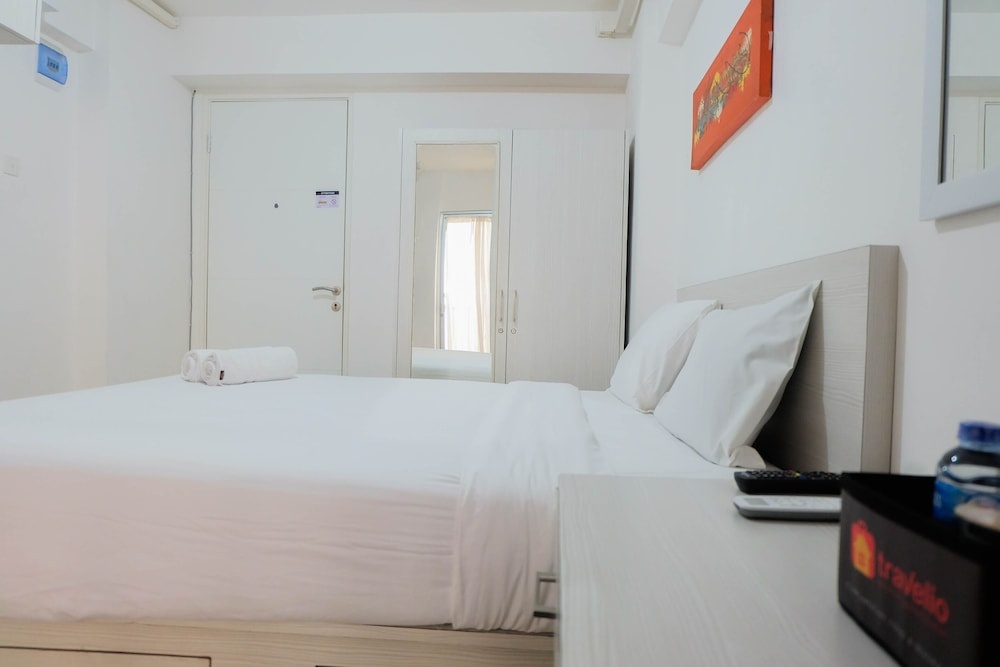 Tidy Studio Apartment at Bassura City near Shopping Mall