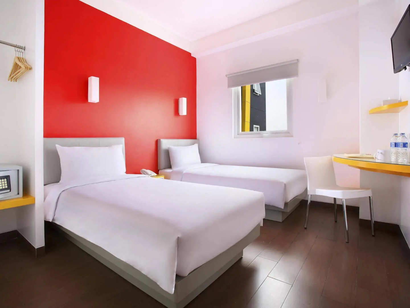 Foto - Amaris Hotel Bekasi Barat