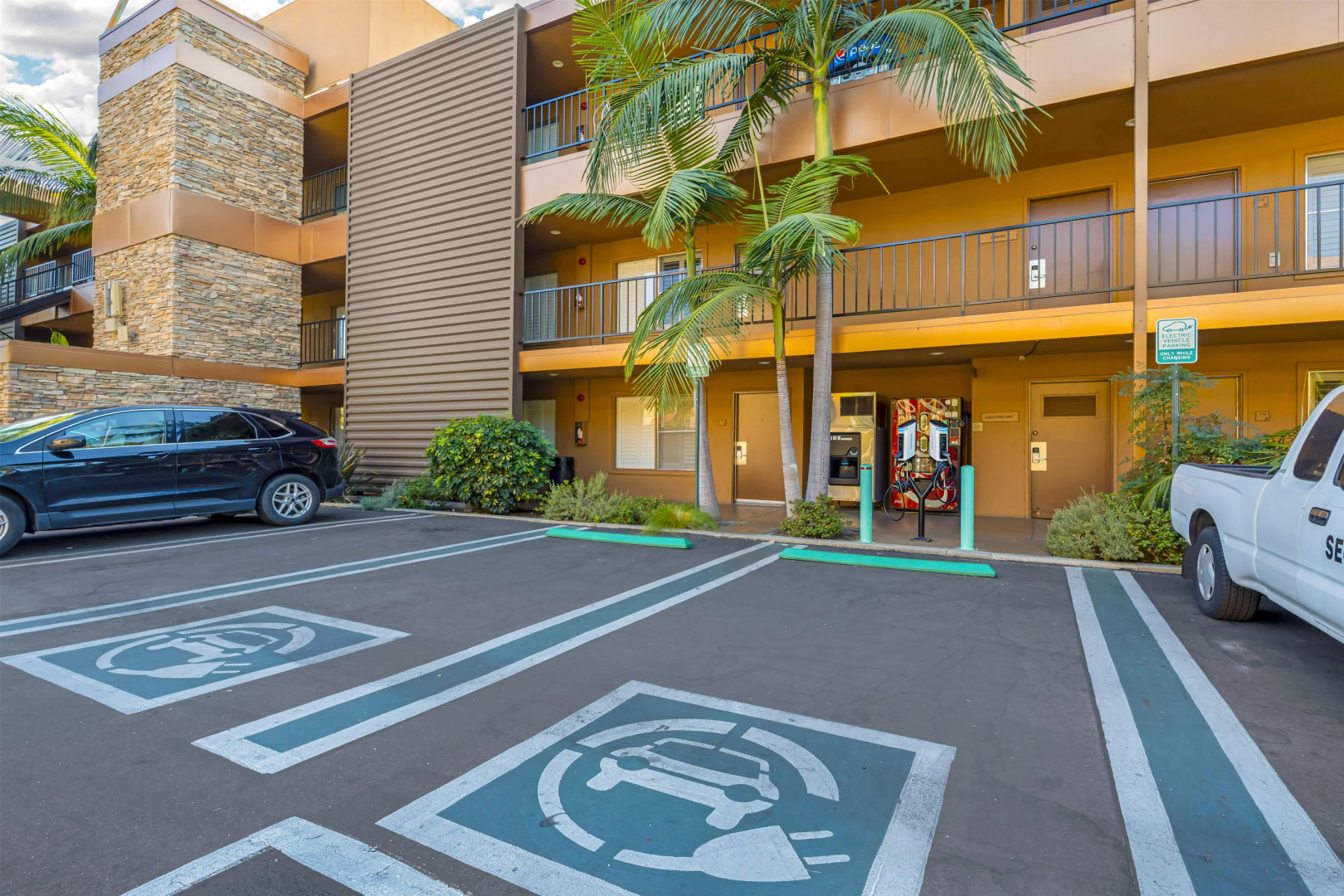 Photo - Best Western Plus Stovall's Inn