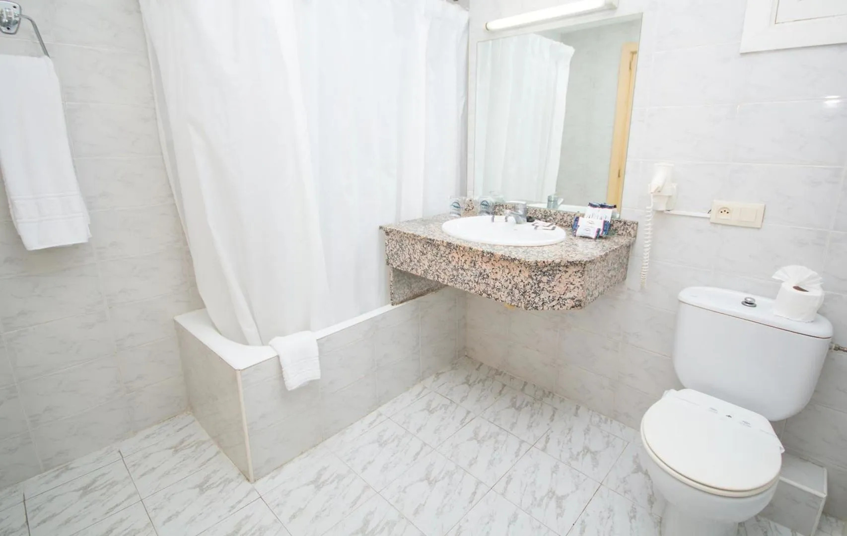 Photo - Hotel Amic Miraflores