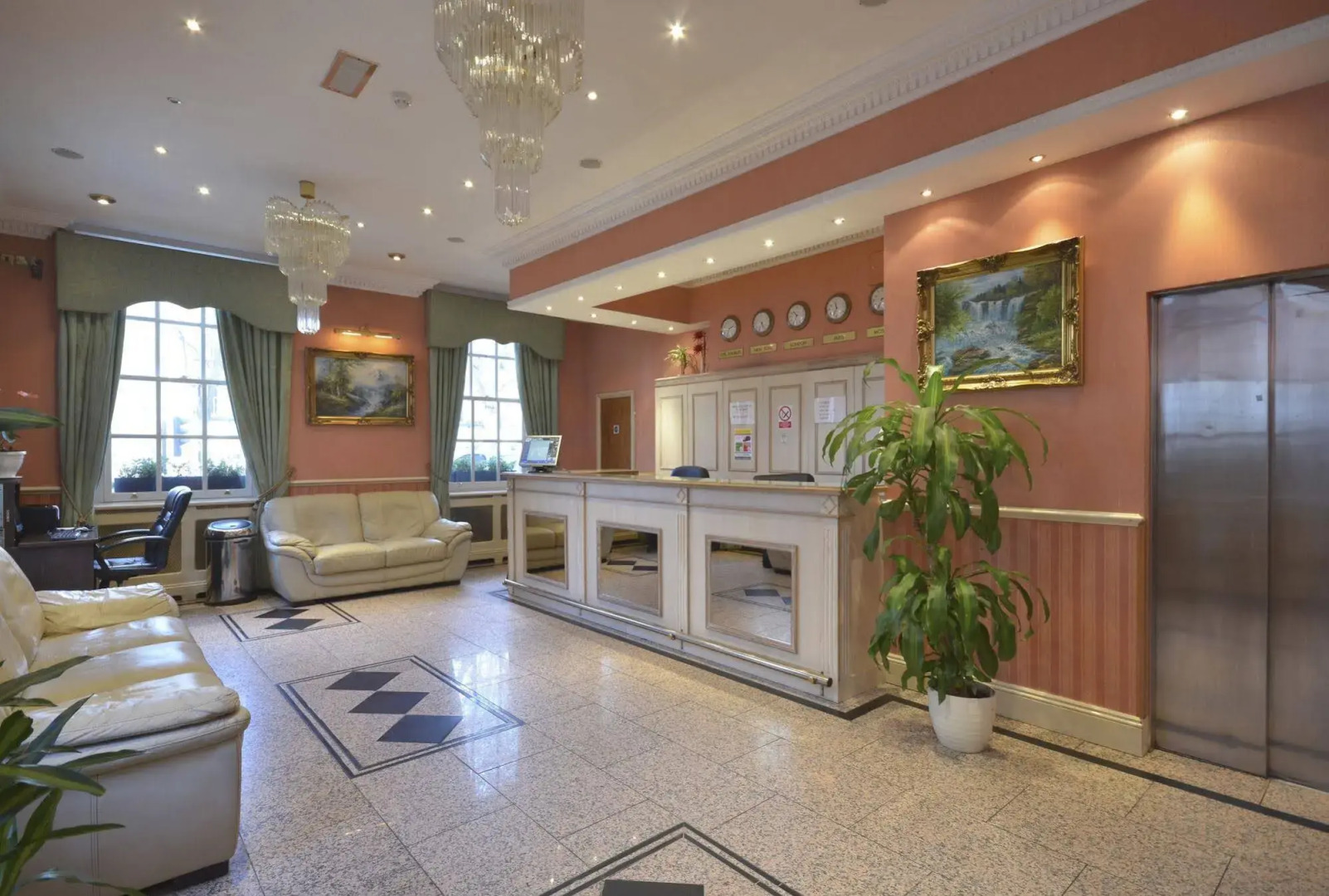 Photo - Seymour Hotel