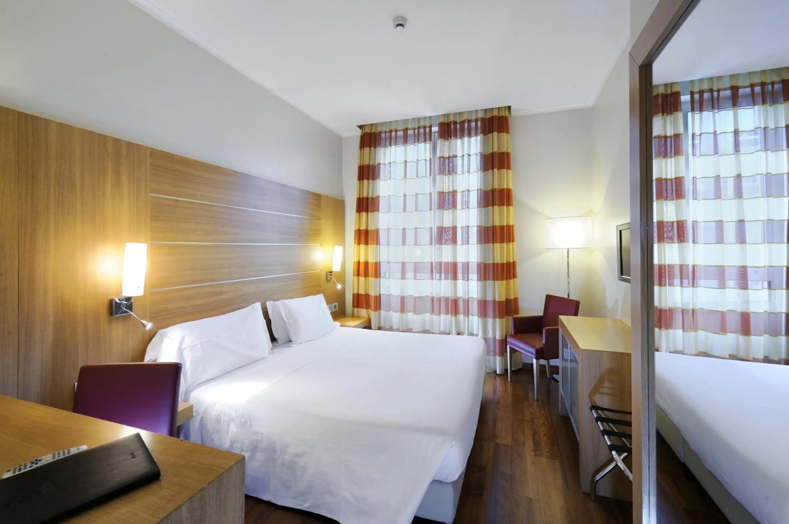 Photo - Hotel Canada