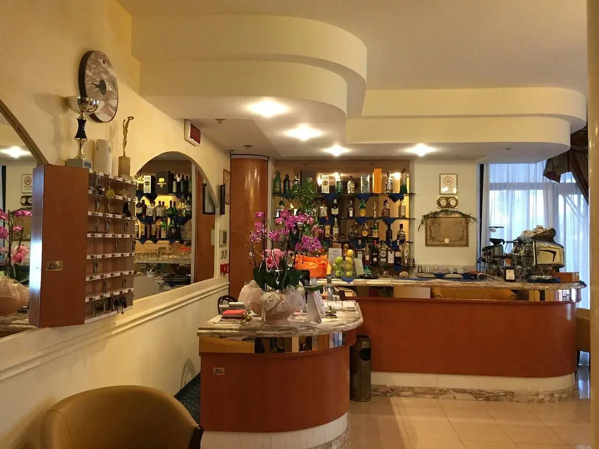 Foto - Hotel River fronte mare con piscina