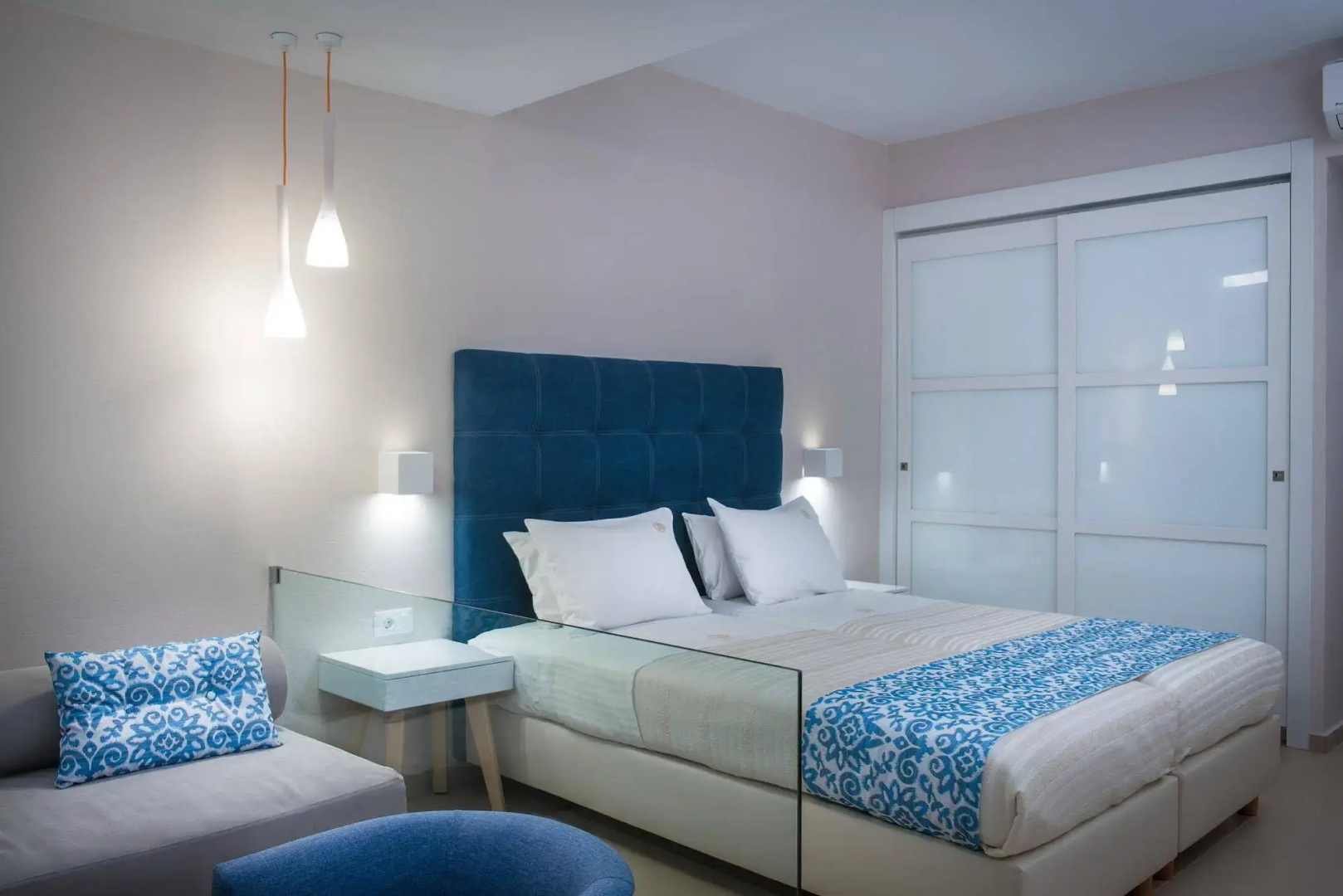 Photo - Petra Beach Hotel