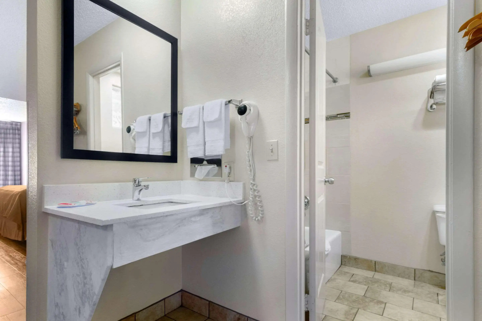 Photo - Econo Lodge Inn & Suites Gatlinburg at the Convention Center