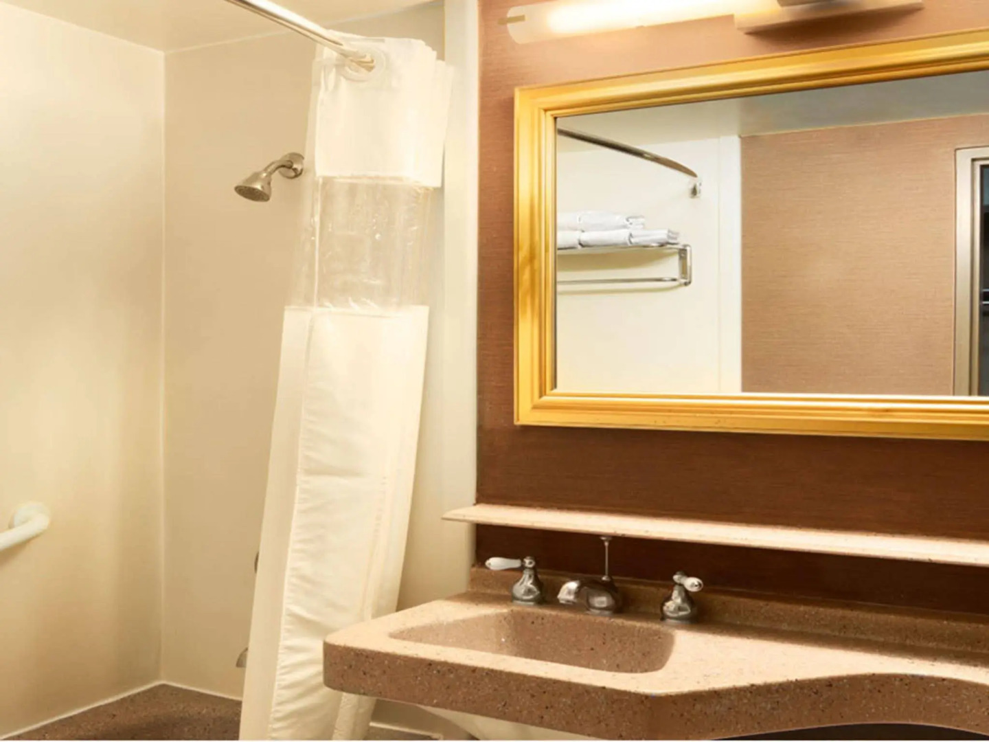 Photo - DOWNTOWN LAS VEGAS Beautiful Unit at 4 Queens Casino FREMONT