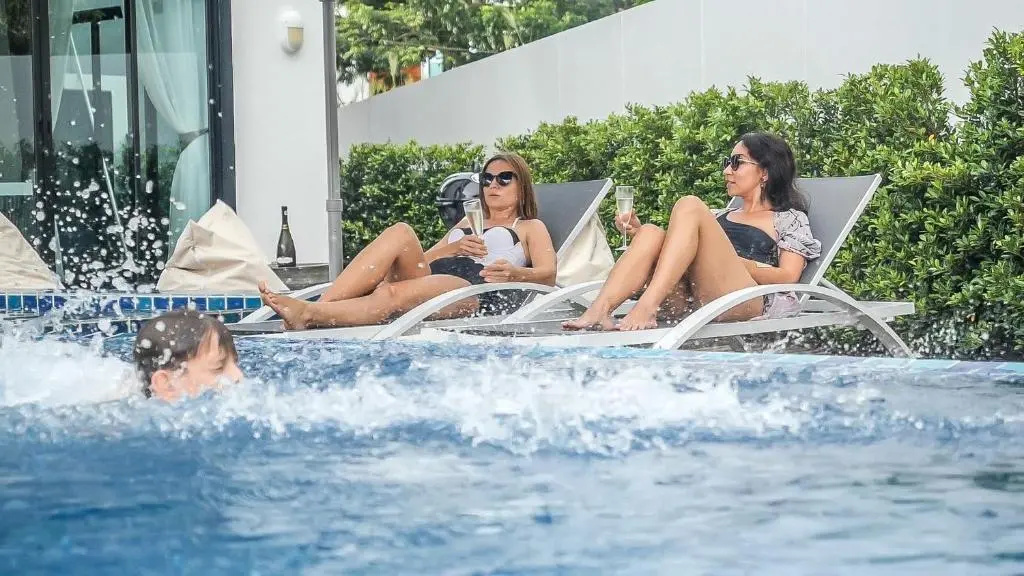 Foto - Happy Family Villa - 6 bedrooms Phuket Private Pool Villa 300 meters to the sea